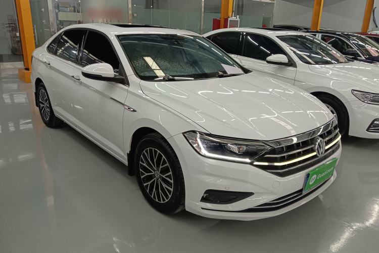 Used Volkswagen Sagitar 2021 200TSI DSG Comfort Connect Edition Front Right 45 Deg