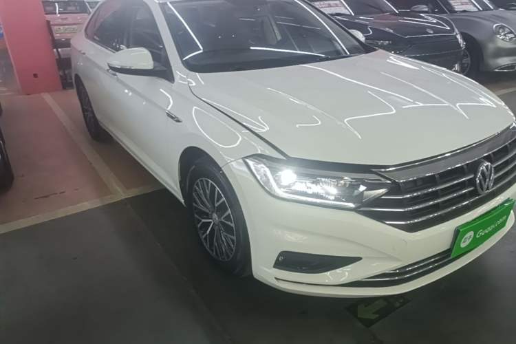 Used Volkswagen Sagitar 2021 200TSI DSG Comfort Connect Edition Front Right 45 Deg