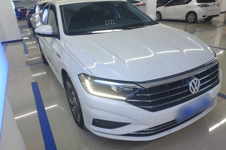 Used Volkswagen Sagitar 2021 280TSI DSG Excellence Edition Front Right 45 Deg