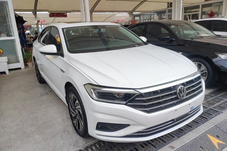 Used Volkswagen Sagitar 2021 280TSI DSG Excellence Edition Front Right 45 Deg