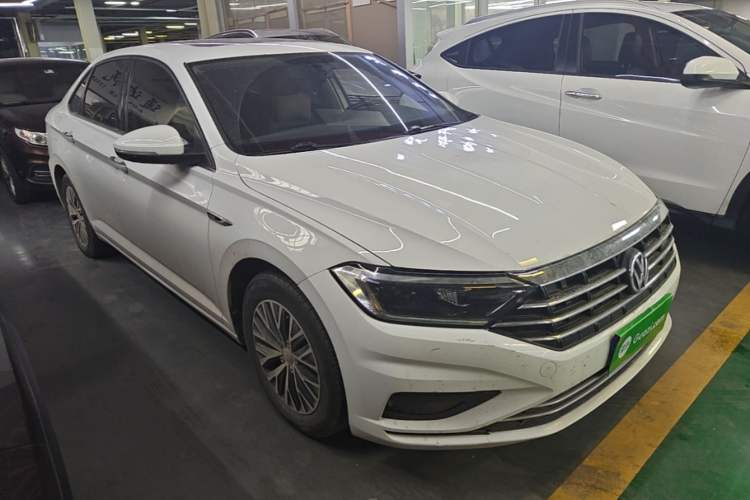 Used Volkswagen Sagitar 2021 280TSI DSG Excellence Edition Front Right 45 Deg