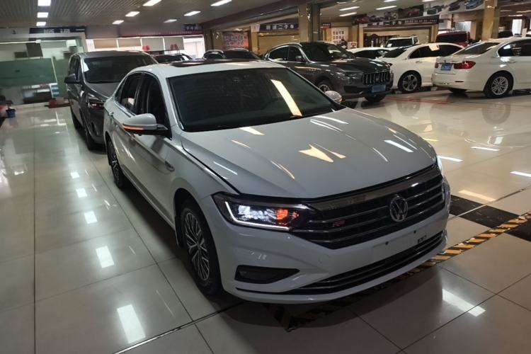 Used Volkswagen Sagitar 2021 200TSI DSG Comfort Connect Edition Front Right 45 Deg