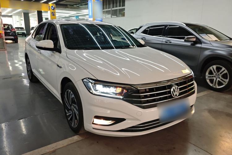 Used Volkswagen Sagitar 2021 280TSI DSG Excellence Edition Front Right 45 Deg