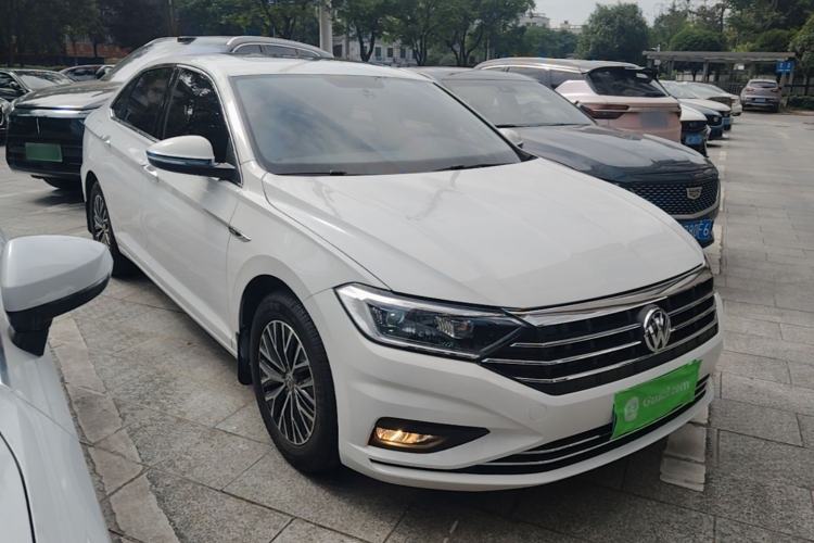 Used Volkswagen Sagitar 2021 280TSI DSG Comfort Connect Edition Front Right 45 Deg