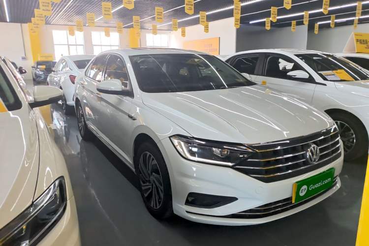 Used Volkswagen Sagitar 2021 200TSI DSG Excellence Edition Front Right 45 Deg