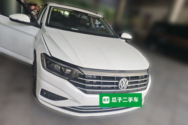 Used Volkswagen Sagitar 2021 200TSI DSG Comfort Connect Edition Front Right 45 Deg
