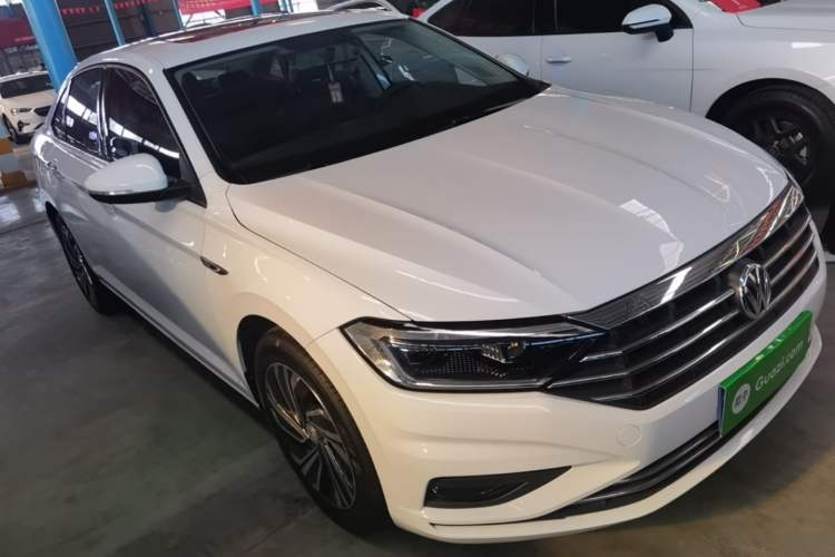 Used Volkswagen Sagitar 2021 200TSI DSG Excellence Edition Front Right 45 Deg