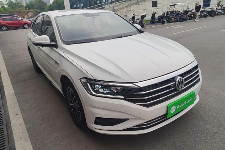 Used Volkswagen Sagitar 2021 280TSI DSG Comfort Connect Edition Front Right 45 Deg