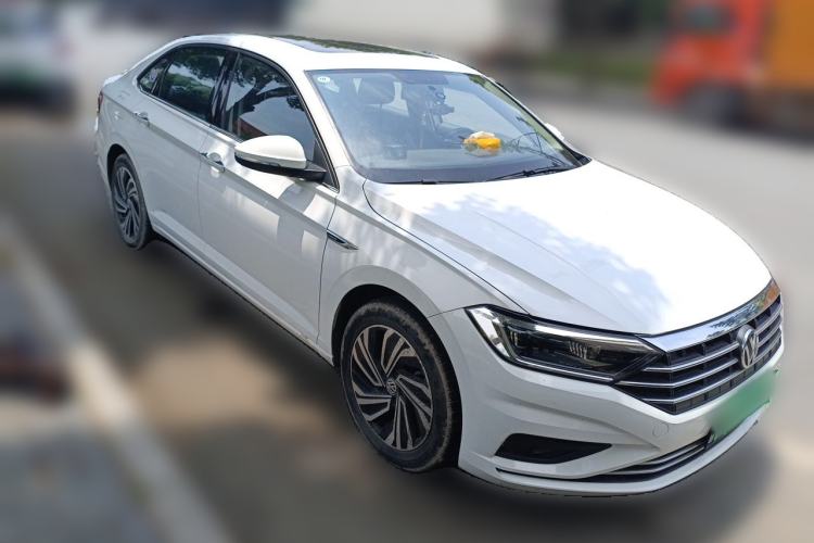 Used Volkswagen Sagitar 2021 280TSI DSG Luxury Smart Connectivity Edition Front Right 45 Deg