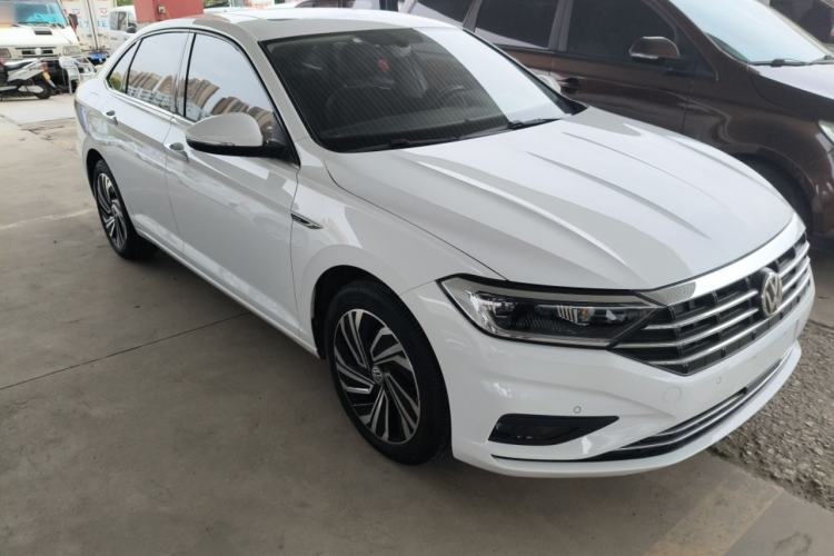 Used Volkswagen Sagitar 2021 280TSI DSG Luxury Smart Connectivity Edition Front Right 45 Deg