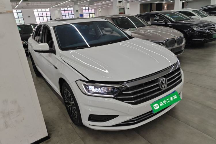 Used Volkswagen Sagitar 2021 200TSI DSG Comfort Connect Edition Front Right 45 Deg