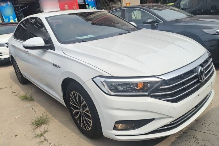 Used Volkswagen Sagitar 2021 200TSI DSG Comfort Connect Edition Front Right 45 Deg