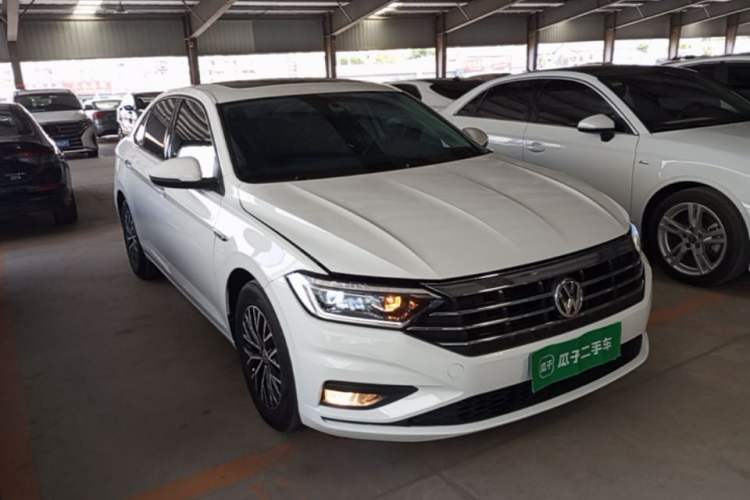 Used Volkswagen Sagitar 2021 280TSI DSG Comfort Connect Edition Front Right 45 Deg