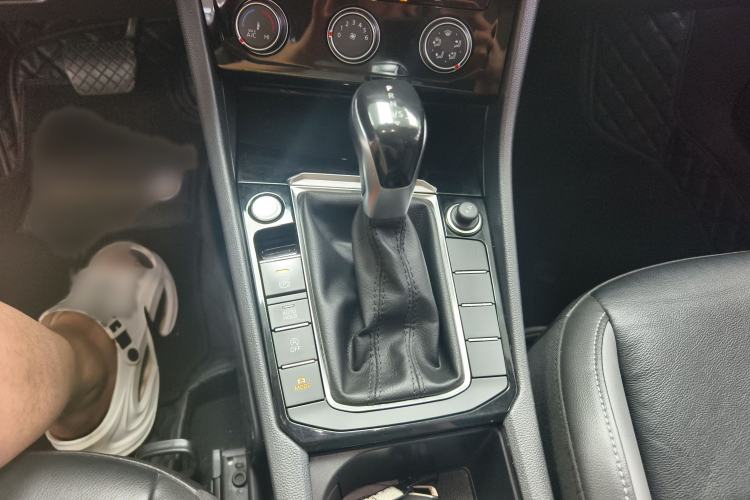 Used Volkswagen Sagitar 2021 280TSI DSG Comfort Connect Edition Gear Lever
