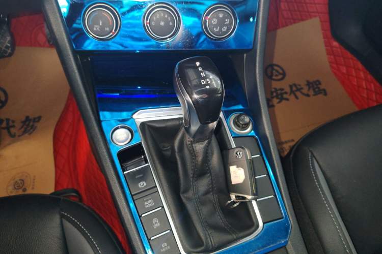 Used Volkswagen Sagitar 2021 280TSI DSG Comfort Connect Edition Gear Lever