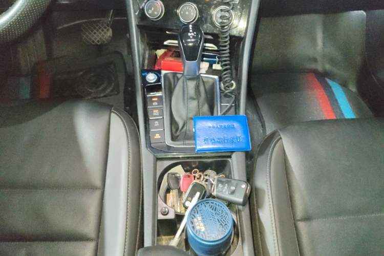 Used Volkswagen Sagitar 2021 280TSI DSG Comfort Connect Edition Gear Lever
