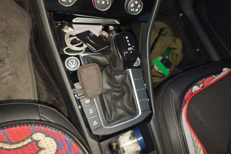 Used Volkswagen Sagitar 2021 200TSI DSG Comfort Connect Edition Gear Lever