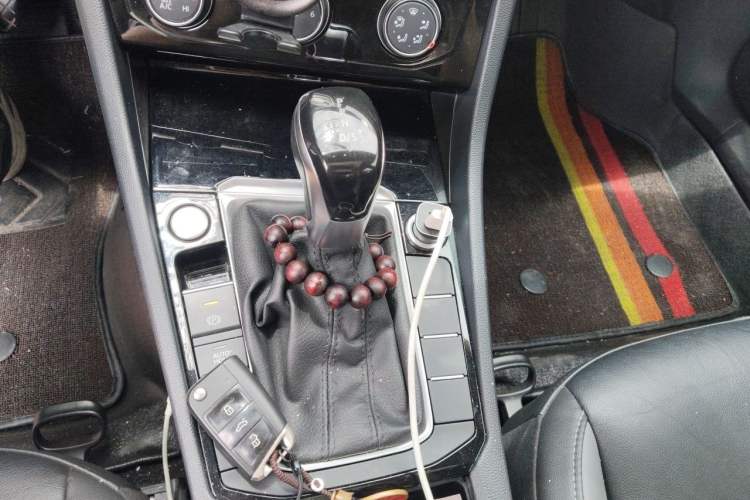 Used Volkswagen Sagitar 2021 280TSI DSG Excellence Edition Gear Lever