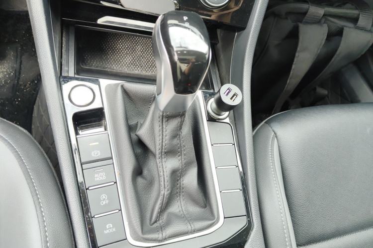 Used Volkswagen Sagitar 2021 280TSI DSG Comfort Connect Edition Gear Lever