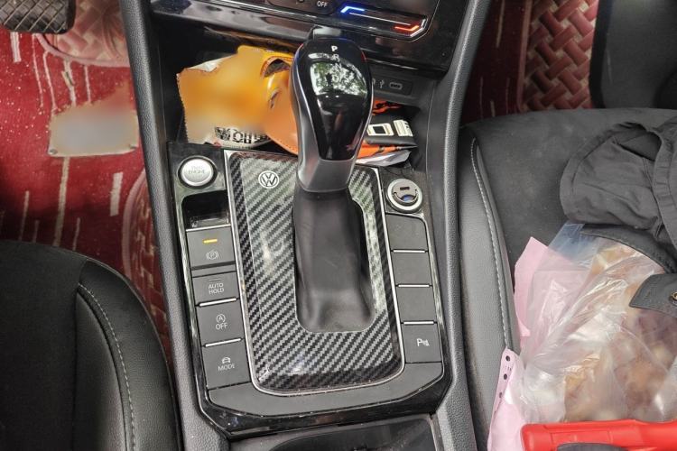 Used Volkswagen Sagitar 2021 280TSI DSG Excellence Edition Gear Lever