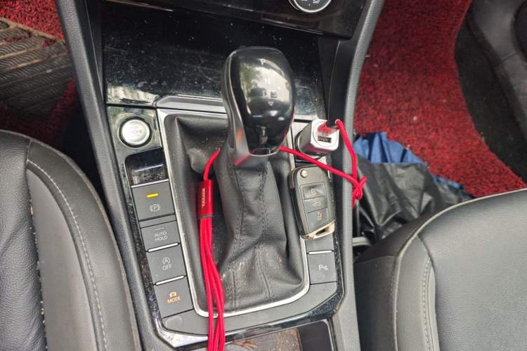 Used Volkswagen Sagitar 2021 200TSI DSG Excellence Edition Gear Lever