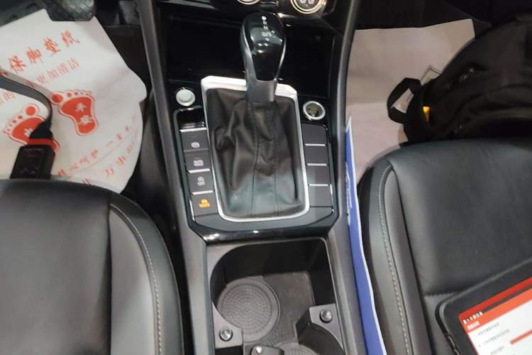 Used Volkswagen Sagitar 2021 280TSI DSG Comfort Connect Edition Gear Lever