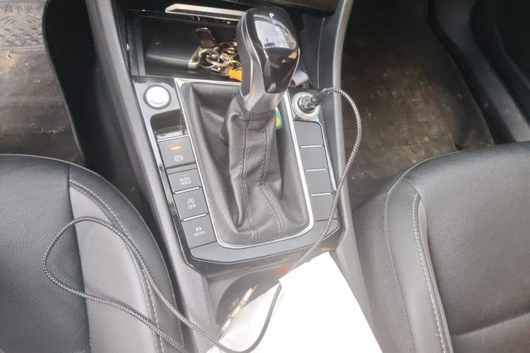 Used Volkswagen Sagitar 2021 280TSI DSG Comfort Connect Edition Gear Lever