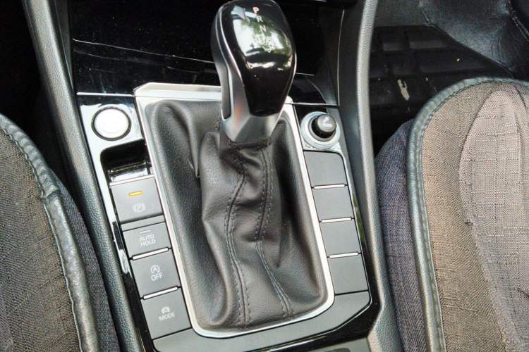 Used Volkswagen Sagitar 2021 280TSI DSG Comfort Connect Edition Gear Lever