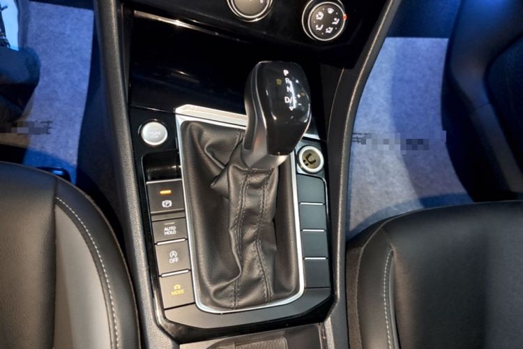 Used Volkswagen Sagitar 2021 200TSI DSG Excellence Edition Gear Lever
