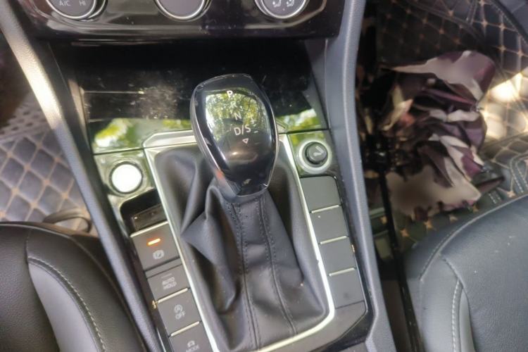 Used Volkswagen Sagitar 2021 200TSI DSG Comfort Connect Edition Gear Lever