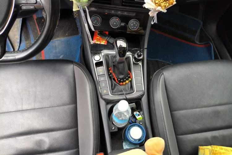 Used Volkswagen Sagitar 2021 280TSI DSG Excellence Edition Gear Lever