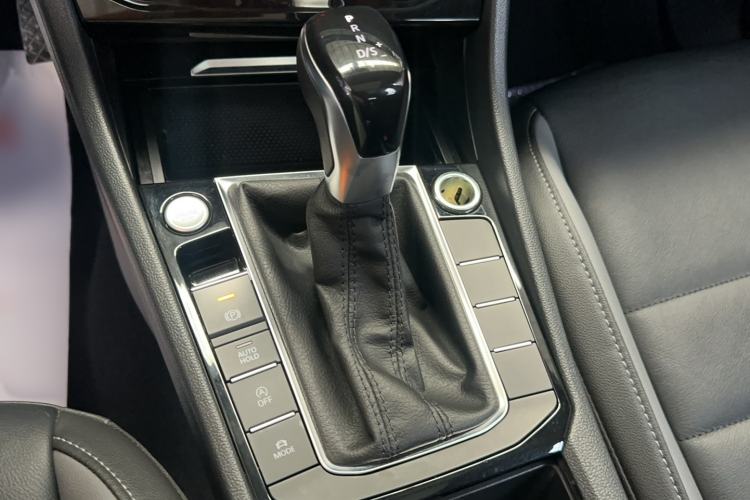Used Volkswagen Sagitar 2021 280TSI DSG Comfort Connect Edition Gear Lever