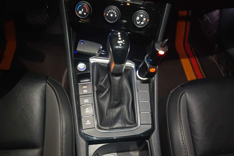Used Volkswagen Sagitar 2021 280TSI DSG Comfort Connect Edition Gear Lever