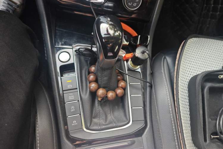 Used Volkswagen Sagitar 2021 280TSI DSG Comfort Connect Edition Gear Lever