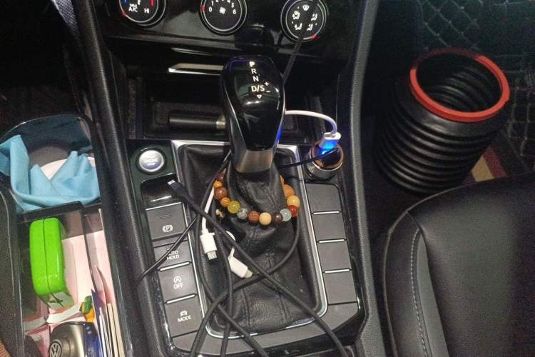 Used Volkswagen Sagitar 2021 280TSI DSG Excellence Edition Gear Lever