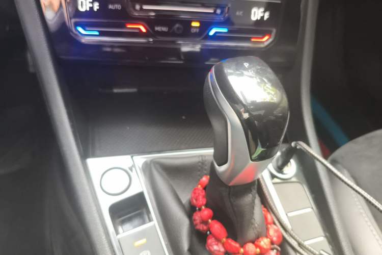 Used Volkswagen Sagitar 2021 280TSI DSG Excellence Edition Gear Lever