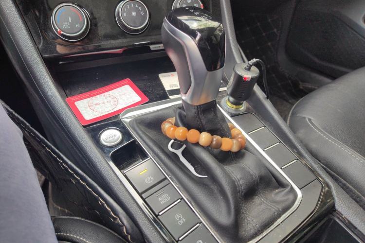 Used Volkswagen Sagitar 2021 200TSI DSG Comfort Connect Edition Gear Lever