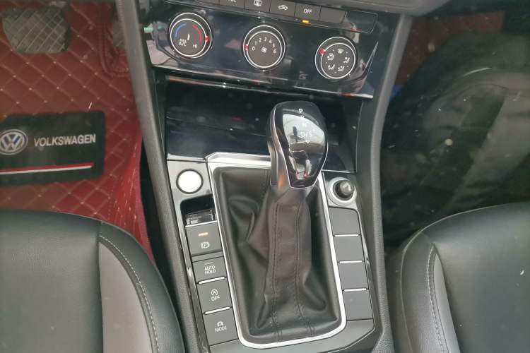 Used Volkswagen Sagitar 2021 200TSI DSG Comfort Connect Edition Gear Lever
