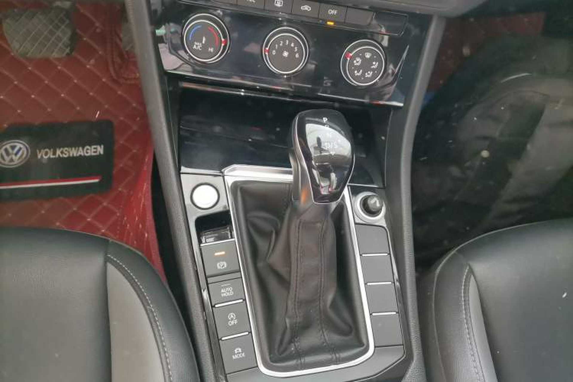 Used Volkswagen Sagitar 2021 200TSI DSG Comfort Connect Edition Gear Lever