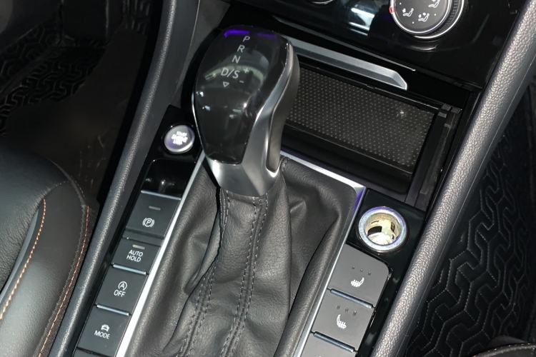 Used Volkswagen Sagitar 2021 280TSI DSG 30th Anniversary Edition Gear Lever