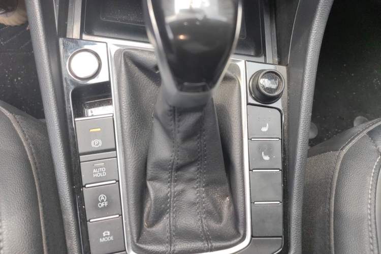 Used Volkswagen Sagitar 2021 280TSI DSG Comfort Connect Edition Gear Lever