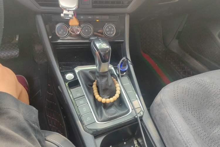 Used Volkswagen Sagitar 2021 200TSI DSG Comfort Connect Edition Gear Lever