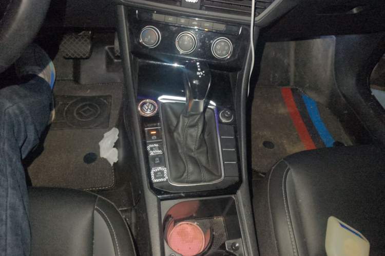 Used Volkswagen Sagitar 2021 280TSI DSG Comfort Connect Edition Gear Lever