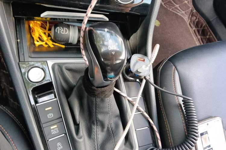 Used Volkswagen Sagitar 2021 280TSI DSG 30th Anniversary Edition Gear Lever
