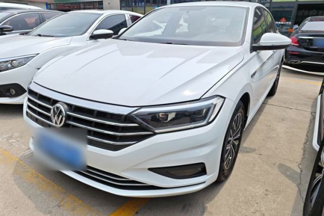 Ojetý Volkswagen Sagitar 2021 200TSI DSG Comfort Connect Edition