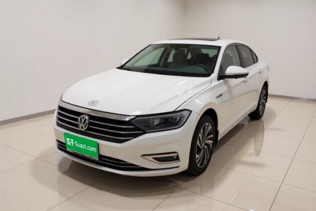 Ojetý Volkswagen Sagitar 2021 280TSI DSG 30th Anniversary Edition