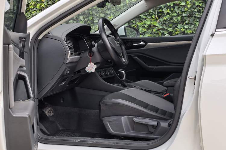 Used Volkswagen Sagitar 2021 280TSI DSG Comfort Connect Edition Interior 1
