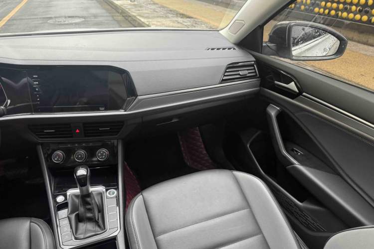 Used Volkswagen Sagitar 2021 280TSI DSG Comfort Connect Edition Interior 10
