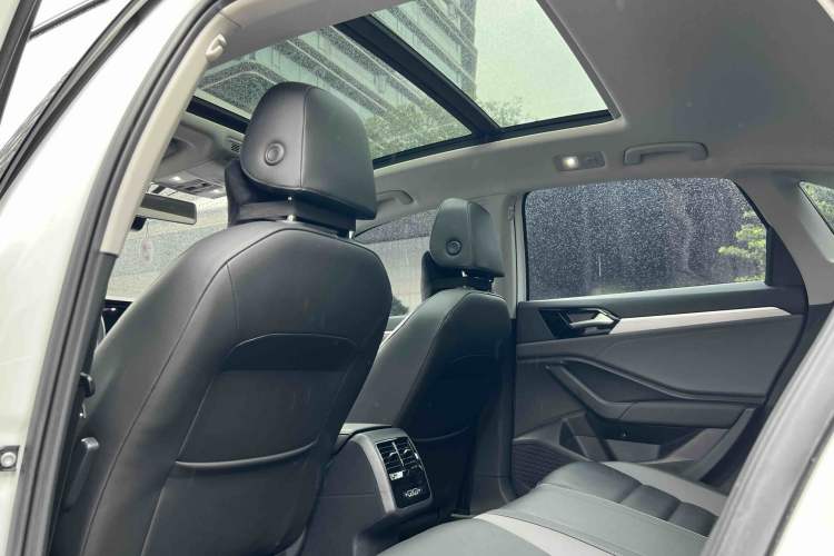 Used Volkswagen Sagitar 2021 280TSI DSG Comfort Connect Edition Interior 11