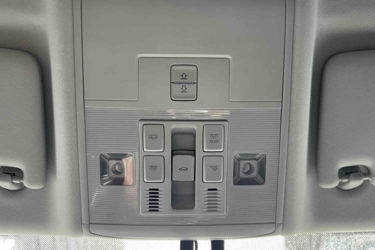 Used Volkswagen Sagitar 2021 280TSI DSG Comfort Connect Edition Interior 12